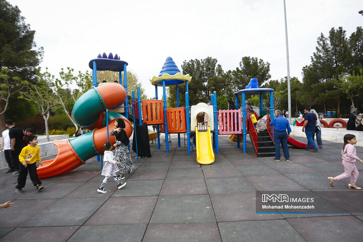 روز طبیعت در بوستان‌های قم