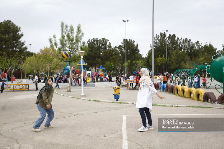 روز طبیعت در بوستان‌های قم