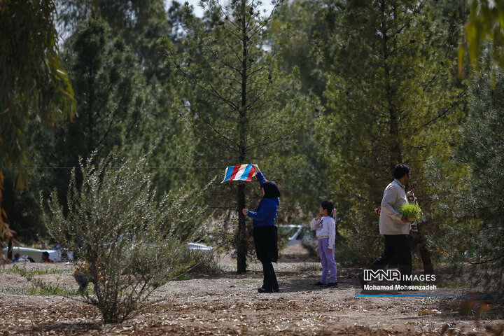 روز طبیعت در بوستان‌های قم