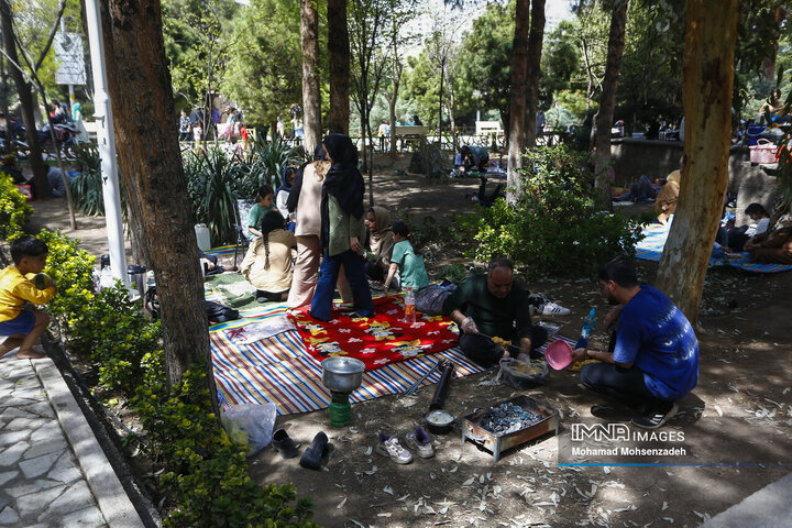 روز طبیعت در بوستان‌های قم