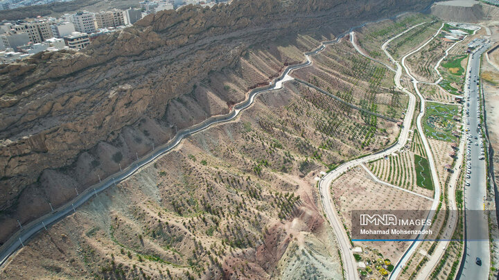 کاهش مصرف برق در قم با اجرای بسته عملیاتی مدیریت انرژی در بوستان‌ها