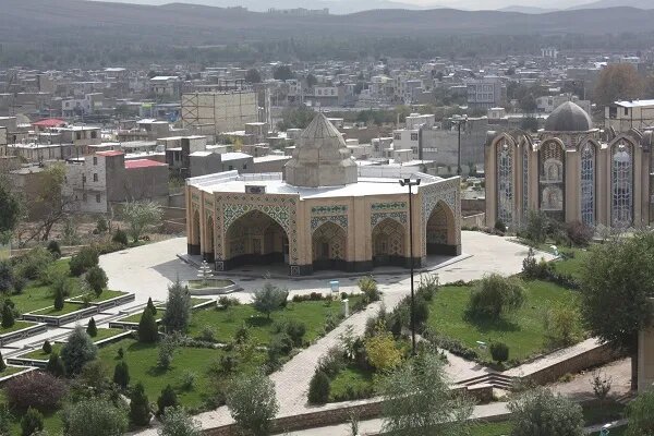 سفری به دنیای سوغاتیها و غذاهای محلی