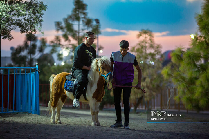 تعطیلات نوروزی در شهر رویاها و کوه صفه