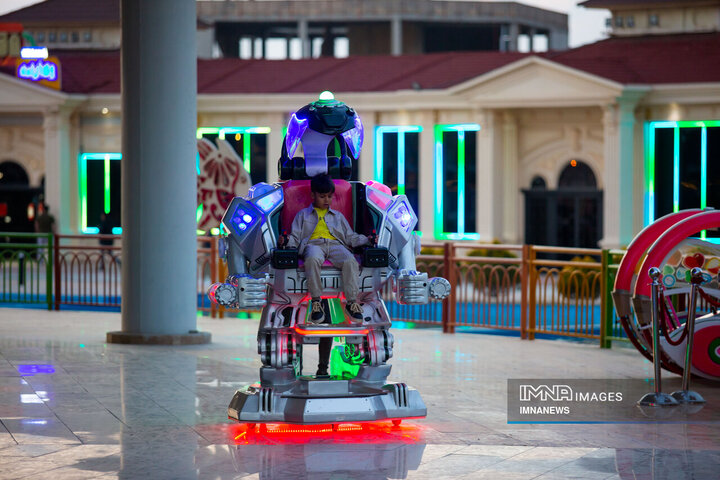 تعطیلات نوروزی در شهر رویاها و کوه صفه