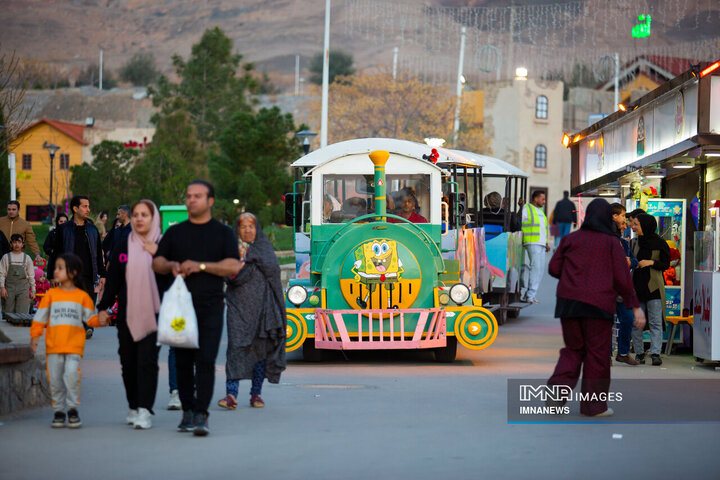 تعطیلات نوروزی در شهر رویاها و کوه صفه