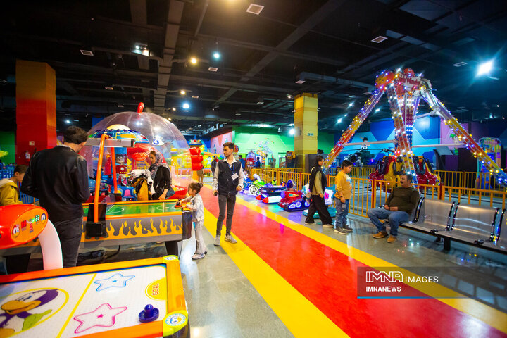 تعطیلات نوروزی در شهر رویاها و کوه صفه