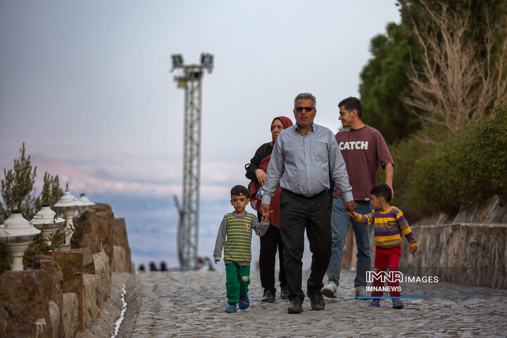 تعطیلات نوروزی در شهر رویاها و کوه صفه