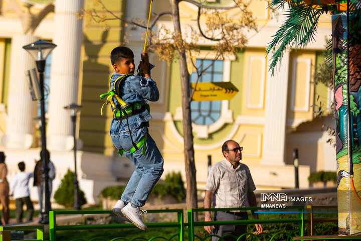 تعطیلات نوروزی در شهر رویاها و کوه صفه