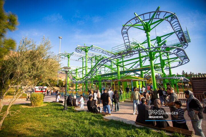 تعطیلات نوروزی در شهر رویاها و کوه صفه