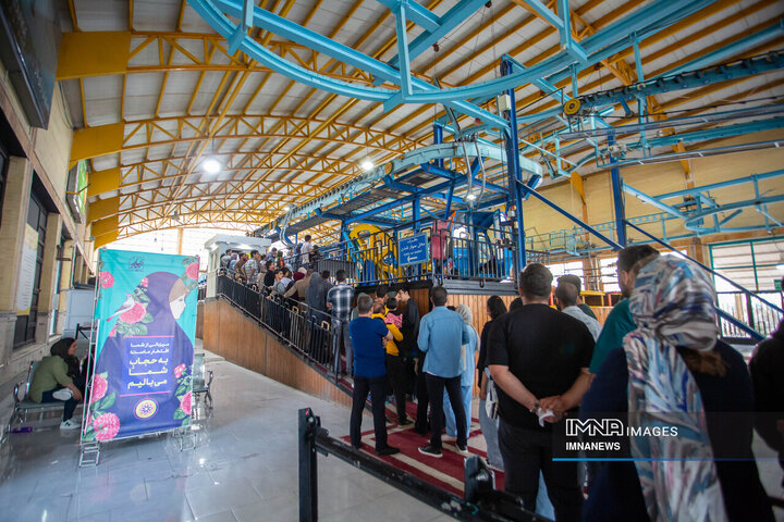 تعطیلات نوروزی در شهر رویاها و کوه صفه