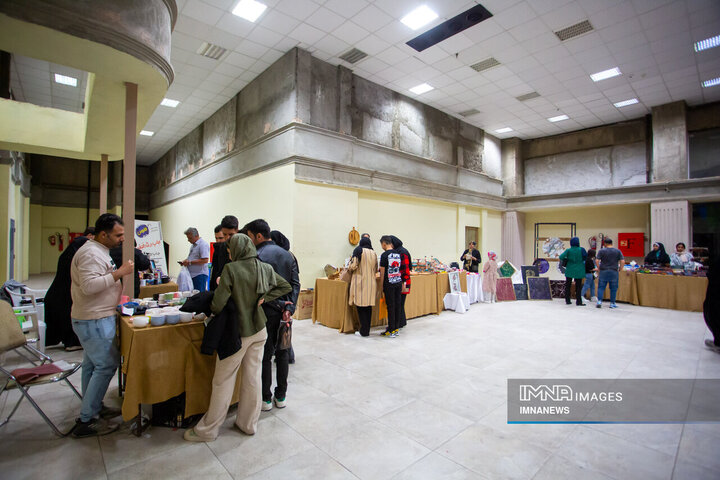 تعطیلات نوروزی در شهر رویاها و کوه صفه