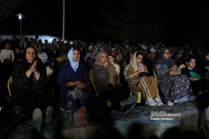 آخرین روز تعطیلات نوروزی در باغ فدک