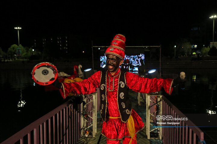 آخرین روز تعطیلات نوروزی در باغ فدک