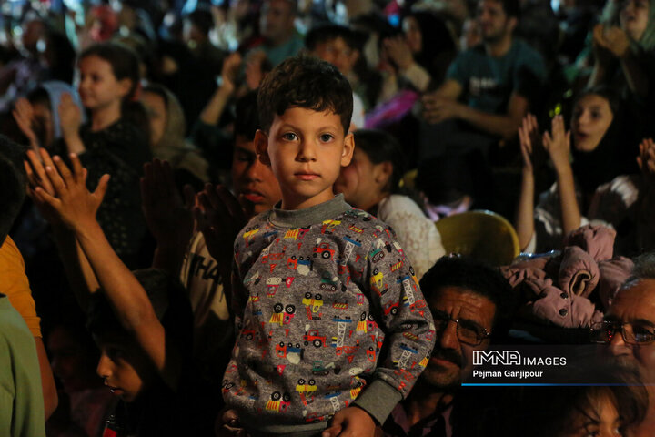 آخرین روز تعطیلات نوروزی در باغ فدک