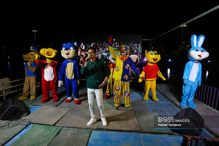 آخرین روز تعطیلات نوروزی در باغ فدک