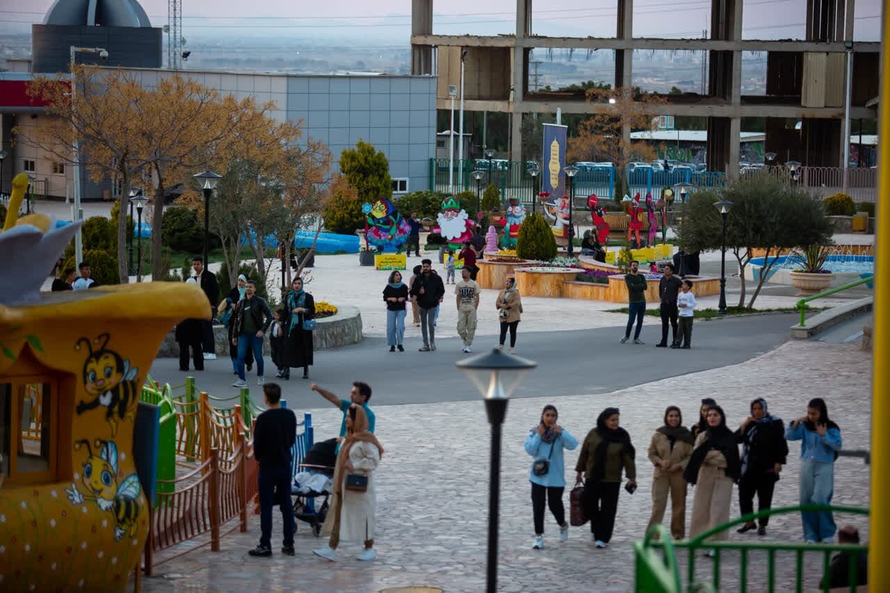 رکورد میزان استقبال از شهر رویاها در یک دهه شکست؛ حضور بیش از ۸ هزار نفر در یک روز