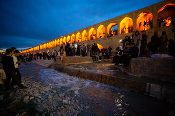 Zayanderoud Flows Again: Isfahan's Bridges Reclaim Their Beauty, Farmers Find Hope