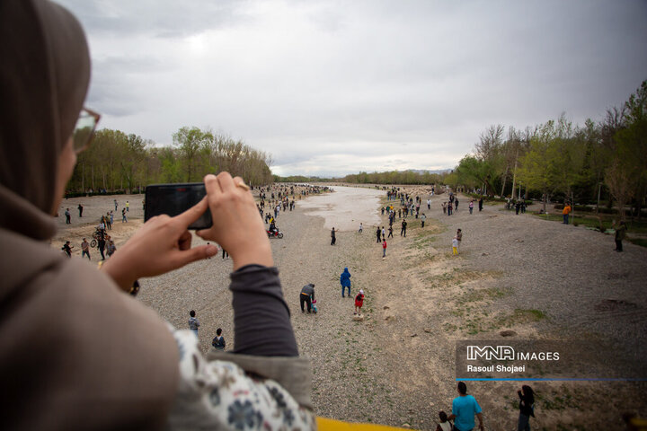 جریان موقت زندگی در رگ زاینده رود