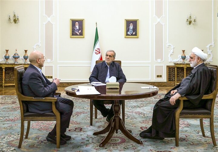 تأکید سران قوا بر بسیج ظرفیت‌ها برای تحقق شعار سال