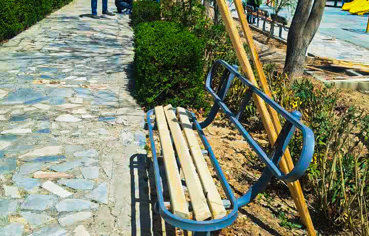 بهسازی نیمکت‌های پارک‌های منطقه ۱۰ اصفهان