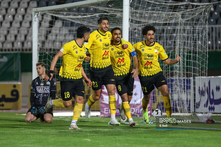 در طول یک سال، چهار مرتبه پرسپولیس را شکست دادیم