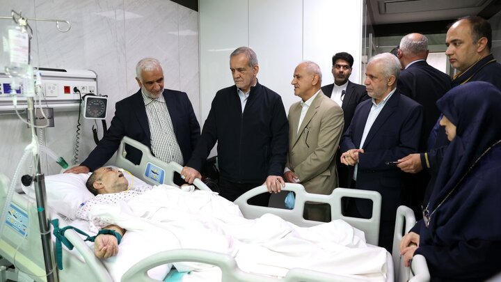 عیادت رئیس‌جمهور از مجتبی رحماندوست