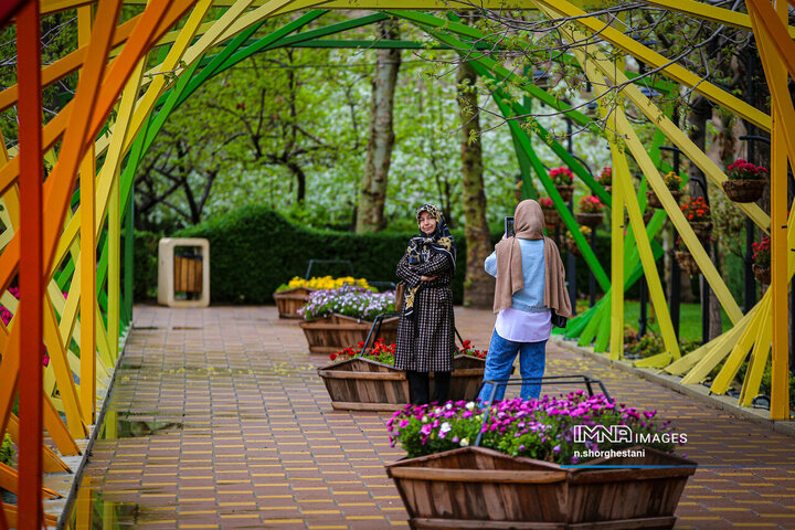 باغ لاله‌ها در کرج