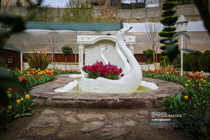 باغ لاله‌ها در کرج