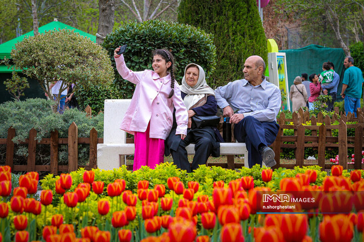 باغ لاله‌ها در کرج