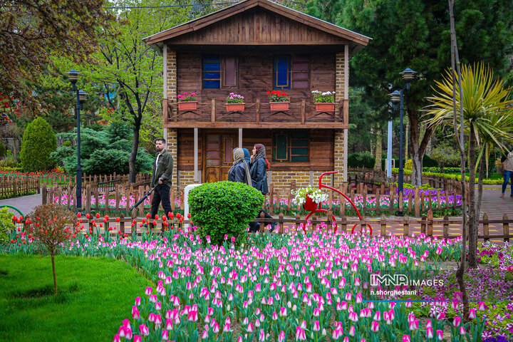 باغ لاله‌ها در کرج