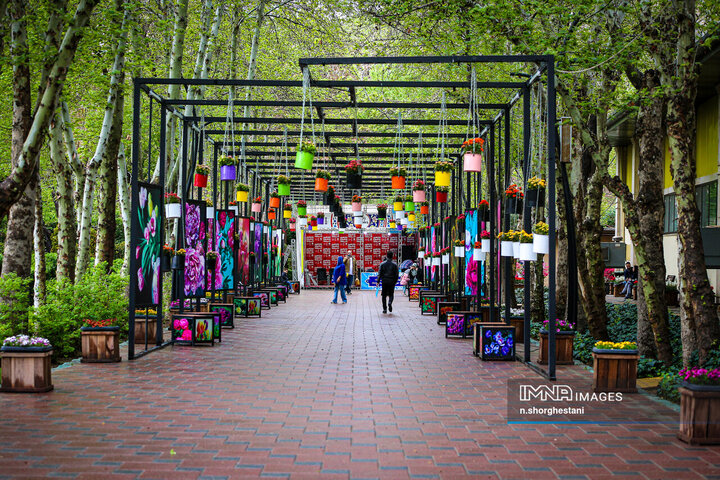 باغ لاله‌ها در کرج