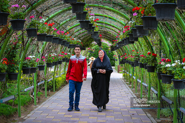 باغ لاله‌ها در کرج