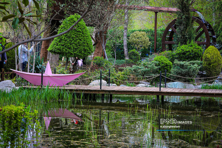 باغ لاله‌ها در کرج