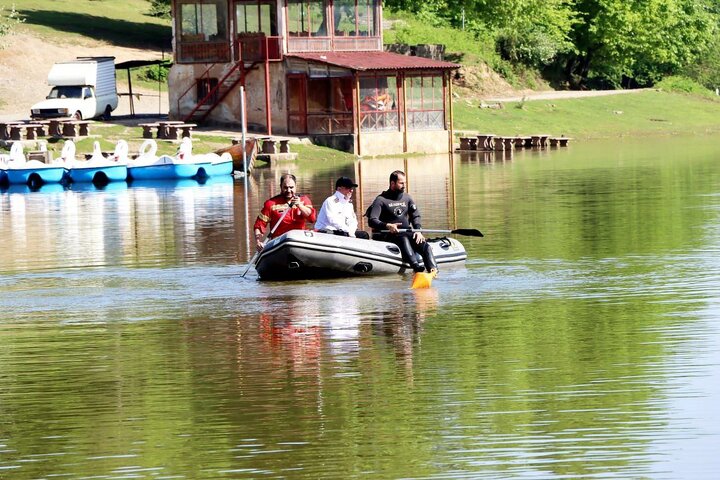 جسد مرد غرق‌شده از دریاچه سقالکسار رشت خارج شد