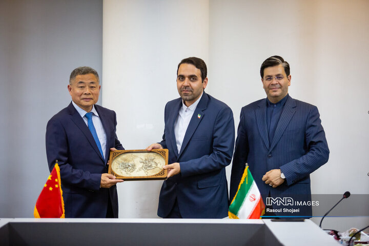 دیدار هیئت‌های شهرداری هانگژو و اصفهان