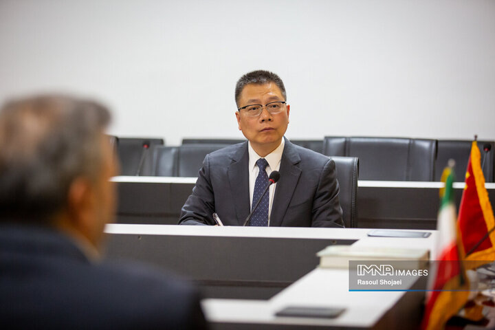 دیدار هیئت‌های شهرداری هانگژو و اصفهان