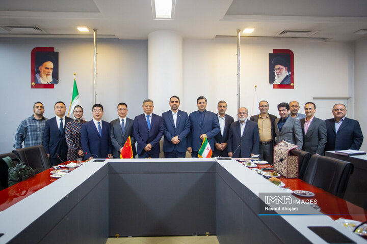 دیدار هیئت‌های شهرداری هانگژو و اصفهان