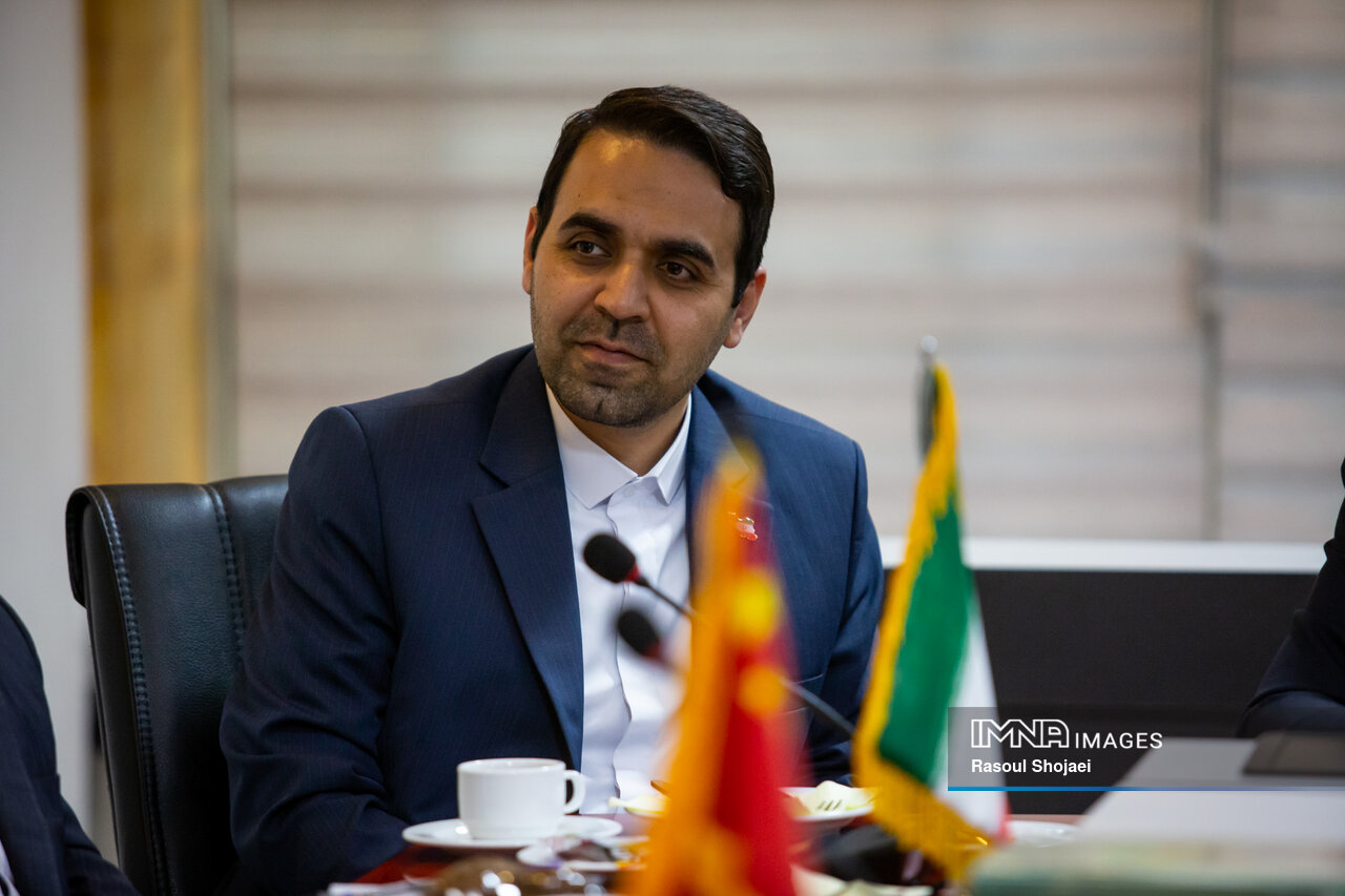 شارژِ امید؛ آیا تاکسیهای برقی هوای کلانشهرها را از آلودگی نجات میدهد؟