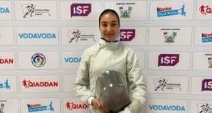 دختر شمشیرباز ایران صاحب گردنآویز برنز شد