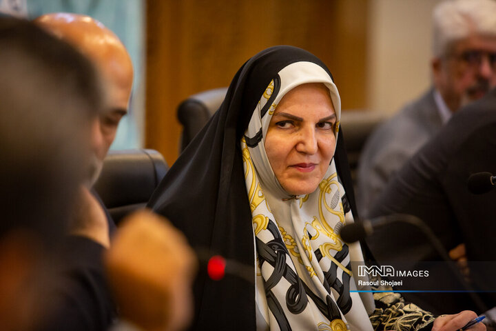 نشست هم‌اندیشی فعالان اقتصادی اصفهان