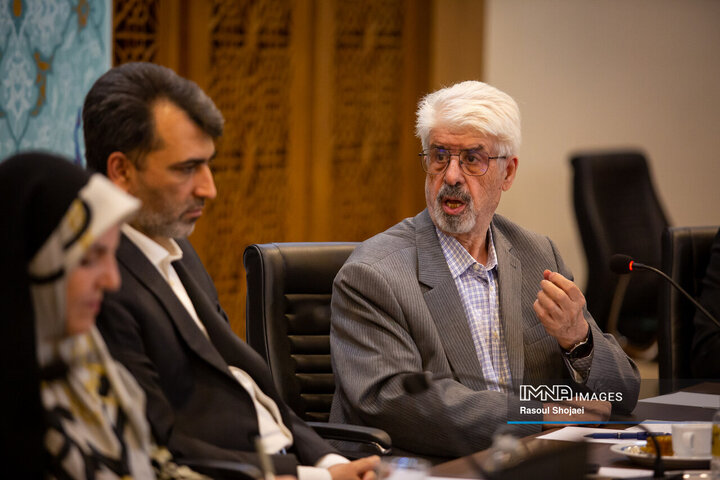 نشست هم‌اندیشی فعالان اقتصادی اصفهان
