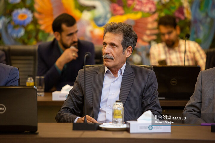 نشست هم‌اندیشی فعالان اقتصادی اصفهان