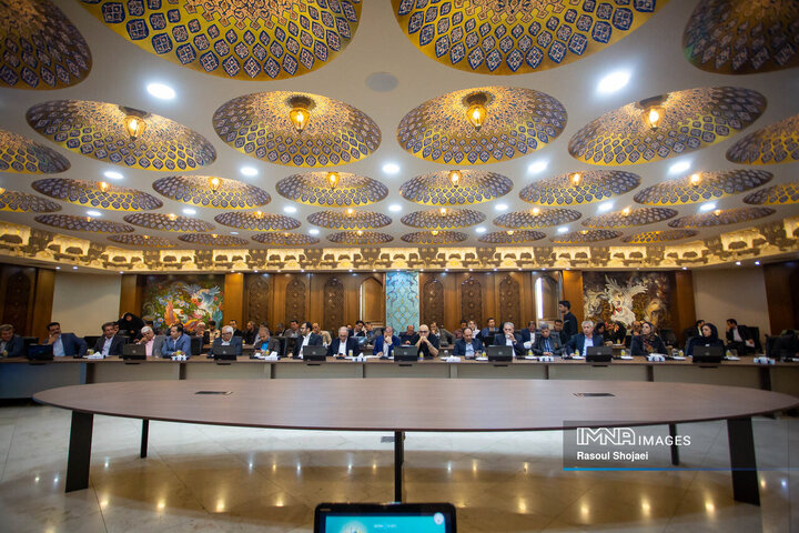 نشست هم‌اندیشی فعالان اقتصادی اصفهان