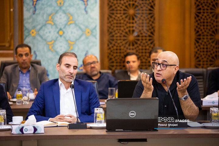 نشست هم‌اندیشی فعالان اقتصادی اصفهان