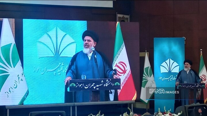 دانشگاه جایگاه رفیعی در پیشرفت و توسعه جامعه دارد