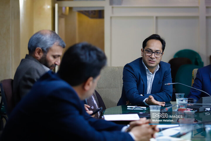 نشست هم‌اندیشی و گفت‌و‌گوی اصحاب رسانه با حامد یزدیان نماینده مردم اصفهان در مجلس