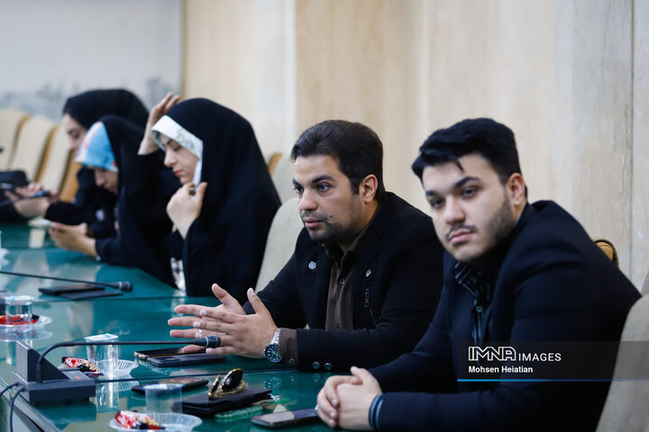 نشست هم‌اندیشی و گفت‌و‌گوی اصحاب رسانه با حامد یزدیان نماینده مردم اصفهان در مجلس