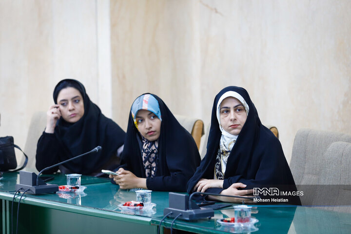 نشست هم‌اندیشی و گفت‌و‌گوی اصحاب رسانه با حامد یزدیان نماینده مردم اصفهان در مجلس