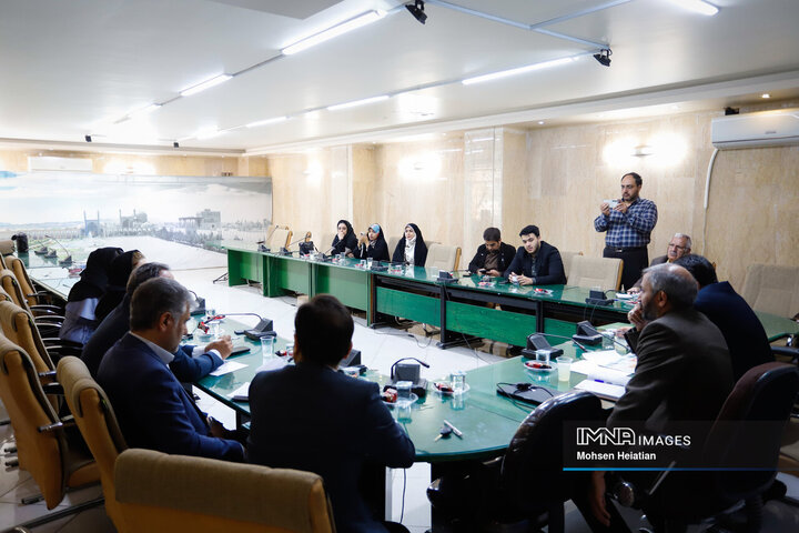 نشست هم‌اندیشی و گفت‌و‌گوی اصحاب رسانه با حامد یزدیان نماینده مردم اصفهان در مجلس