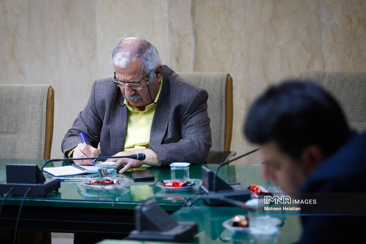 نشست هم‌اندیشی و گفت‌و‌گوی اصحاب رسانه با حامد یزدیان نماینده مردم اصفهان در مجلس